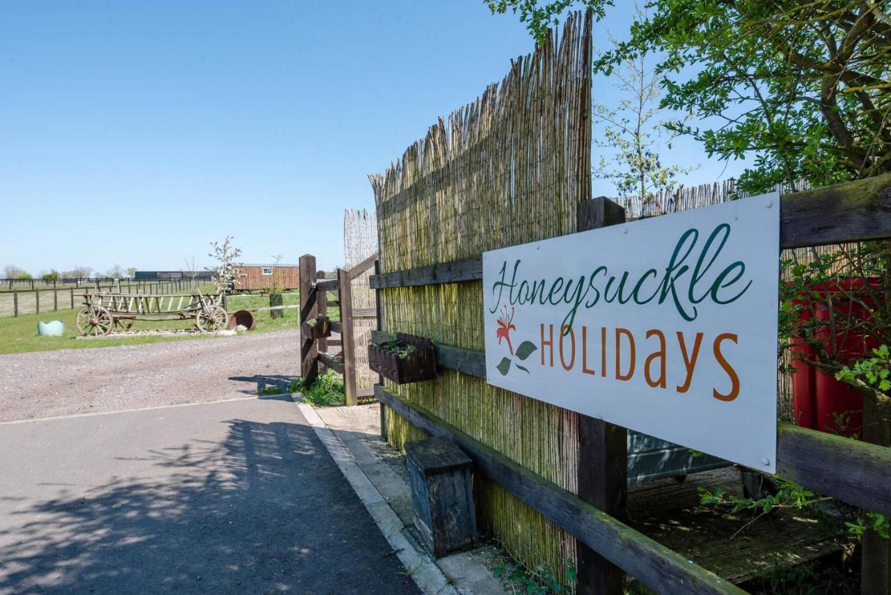 Honeysuckle Farm Holidays By Stay In Suffolk, Monk Soham Woodbridge Bagian luar foto